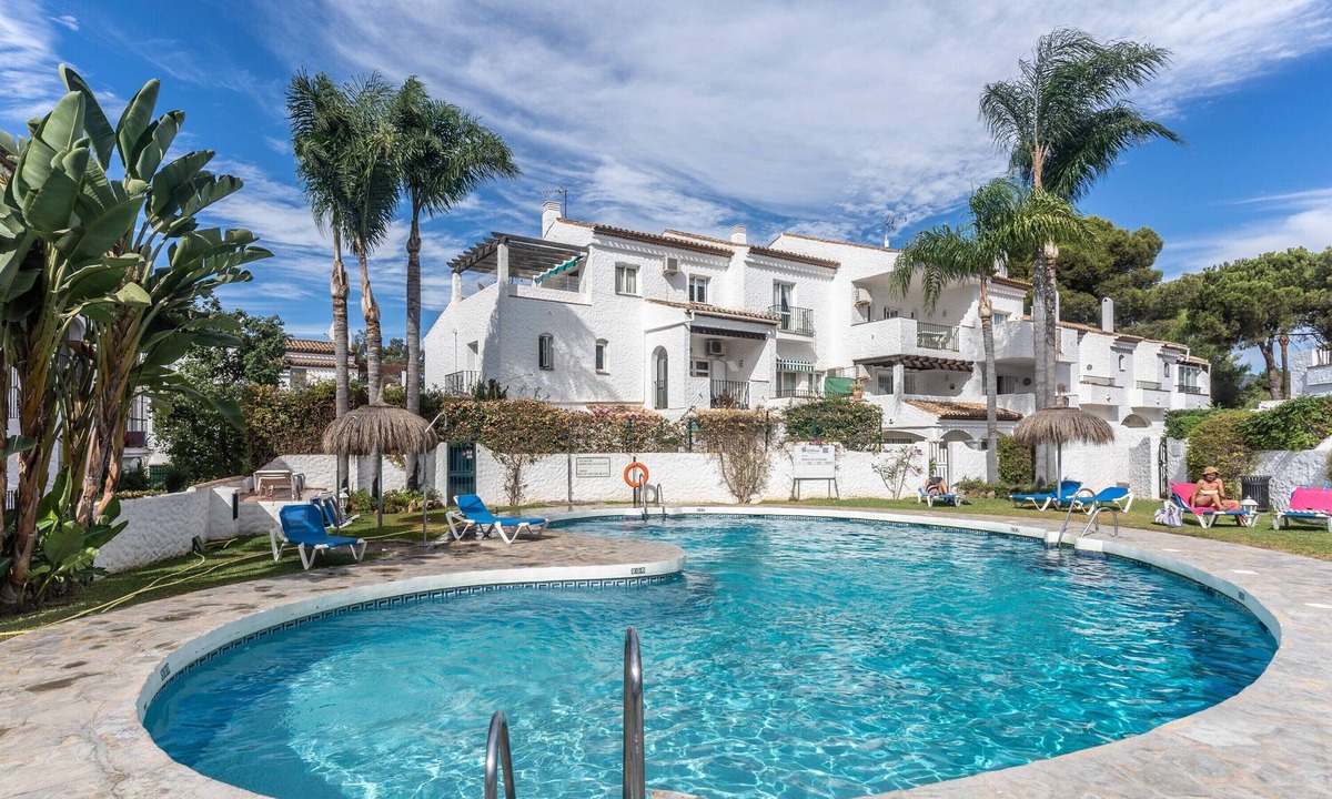 El Paraiso Apartment | Apartment '9A Escorpio' with Mountain View, Pool & Wi-Fi