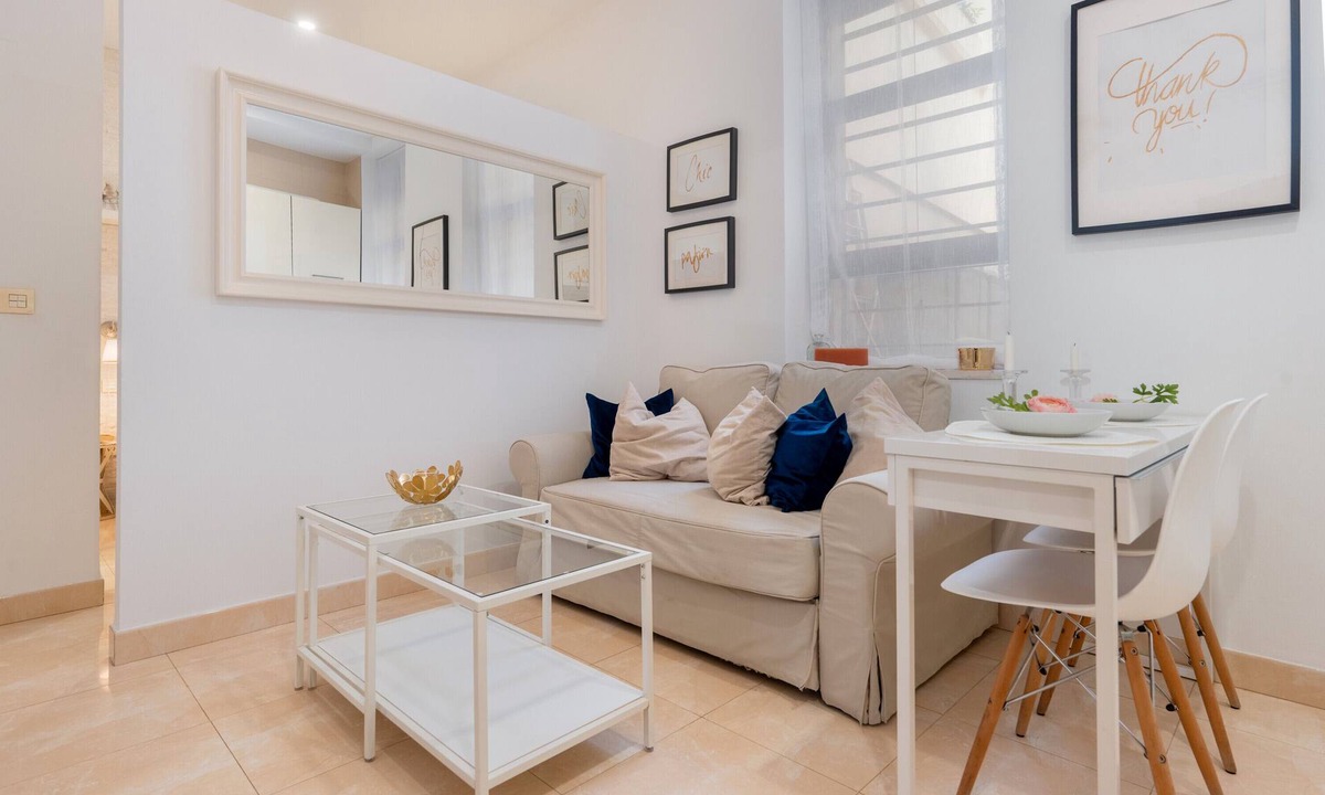 San Gil Apartment | Apartment 'Alameda Cool' with Wi-Fi and Air Conditioning