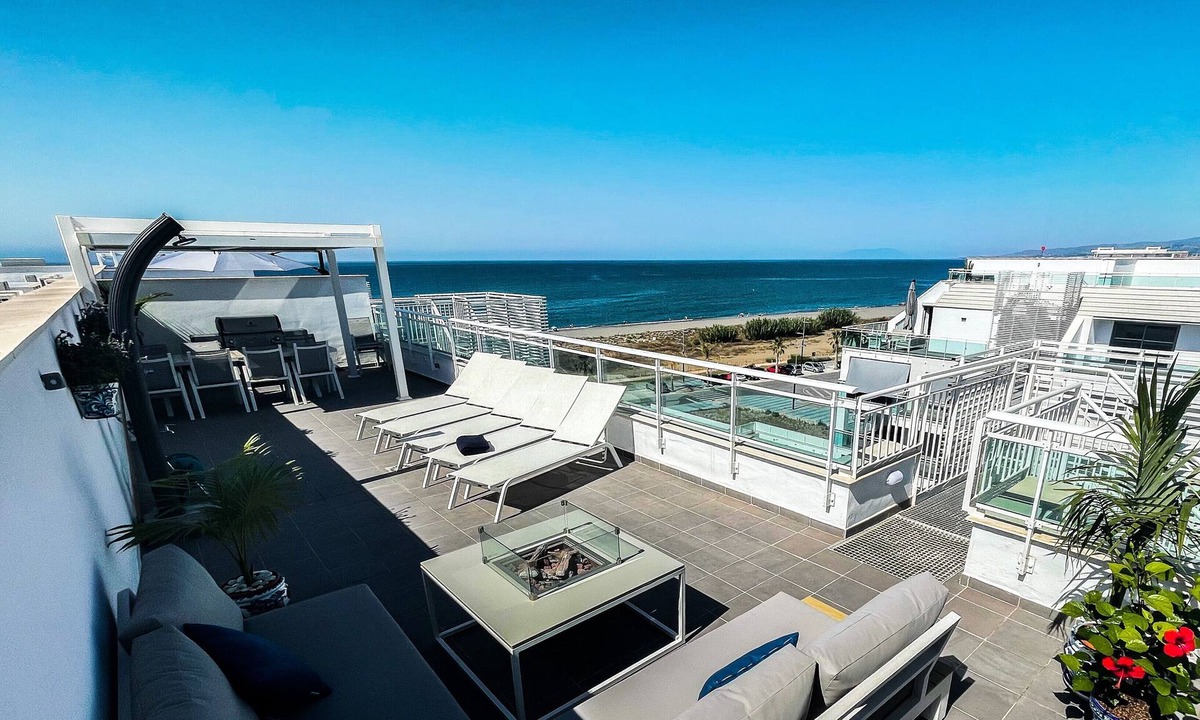 Los Llanos Apartment | Apartment 'Atico Bremadito' Near the Beach with Sea View and Outdoor Pool