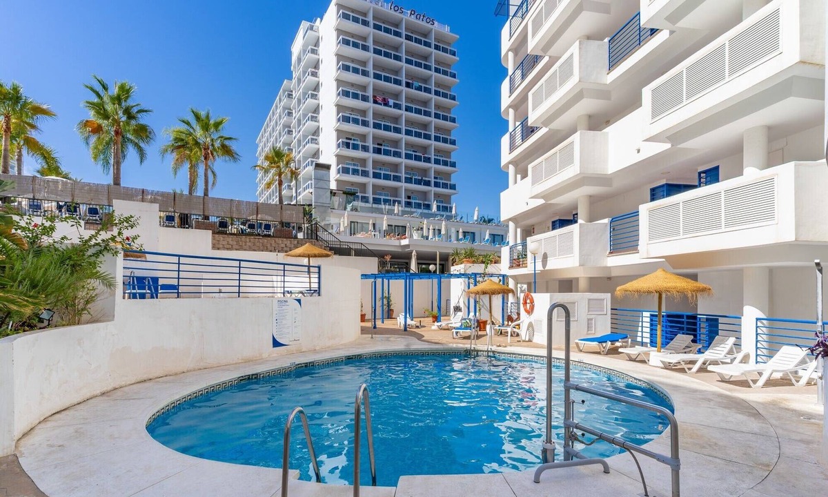 Torrequebrada Apartment | Apartment 'Beach Escape' with Sea View, Wi-Fi and Air Conditioning