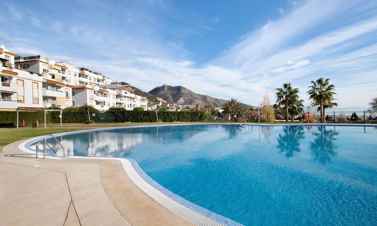 Benalmadena Costa Apartment | Apartment 'Benalmarina' with Shared Pool, Wi-Fi and Air Conditioning