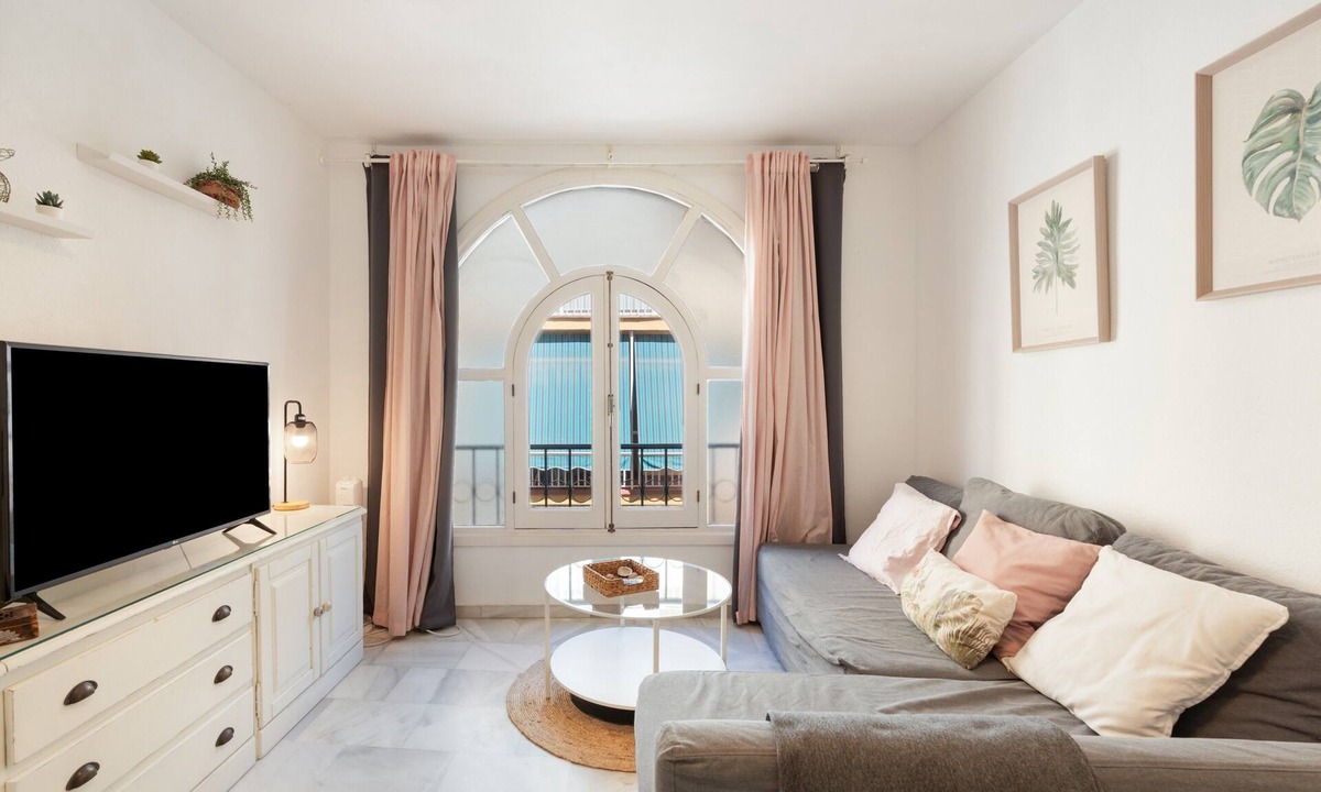 Estepona Apartment | Apartment 'Casa Bonita Estepona' with Wi-Fi