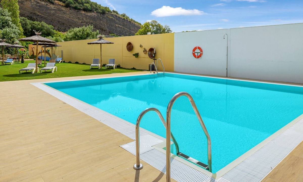San Ambrosio Apartment | Apartment 'Casa de 10 - 4I' with Mountain View, Shared Pool & Wi-Fi