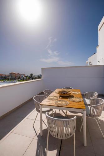 Estepona Apartment | Apartment CÉLERE, 200m from the sea and 4km from golf resorts