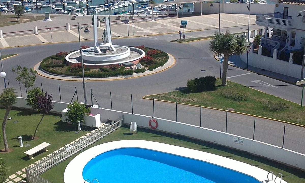 Chipiona Apartment | APARTMENT- CHIPIONA, GARAGE, POOL NEAR THE TOWN CENTER AND BEACH, INTERNET,