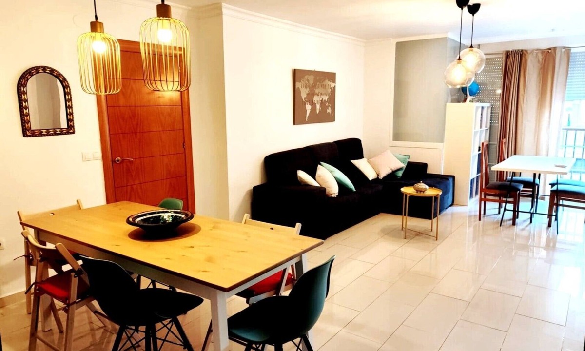 Los Tilos Apartment | Apartment 'Comfortable in The Center' with Balcony, Wi-Fi and Air Conditioning
