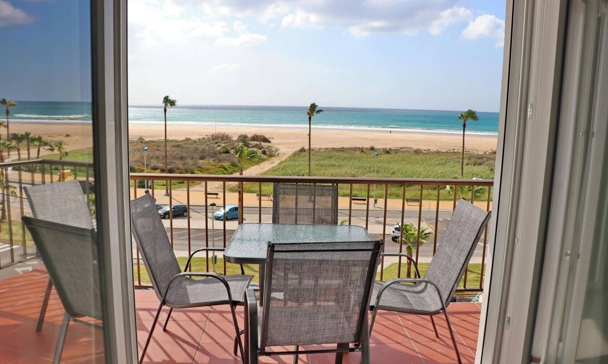 Conil de la Frontera City Center Apartment | Apartment in Conil amazing beach views