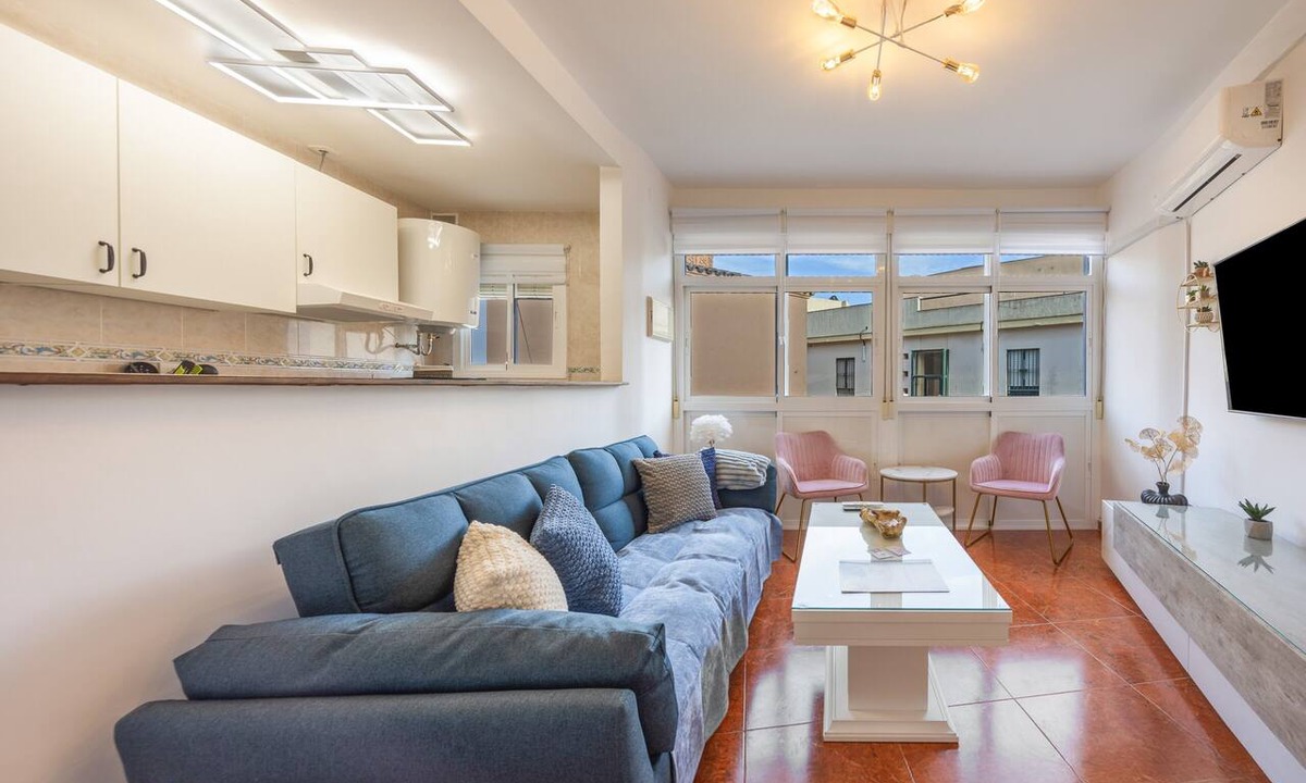 Jerez de la Frontera Old Town Apartment | Apartment 'Apto La Justicia' with Shared Terrace, Wi-Fi and Air Conditioning