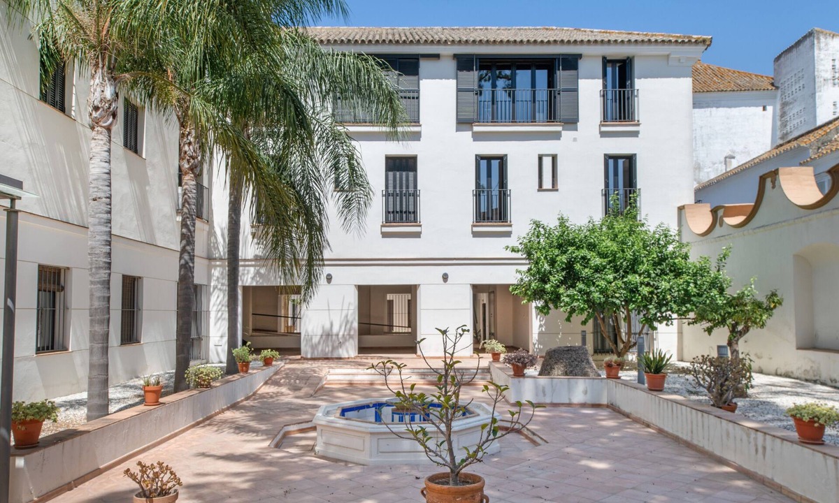Sanlucar de Barrameda Apartment | Apartment 'Godoy' with Balcony, Wi-Fi and Air Conditioning