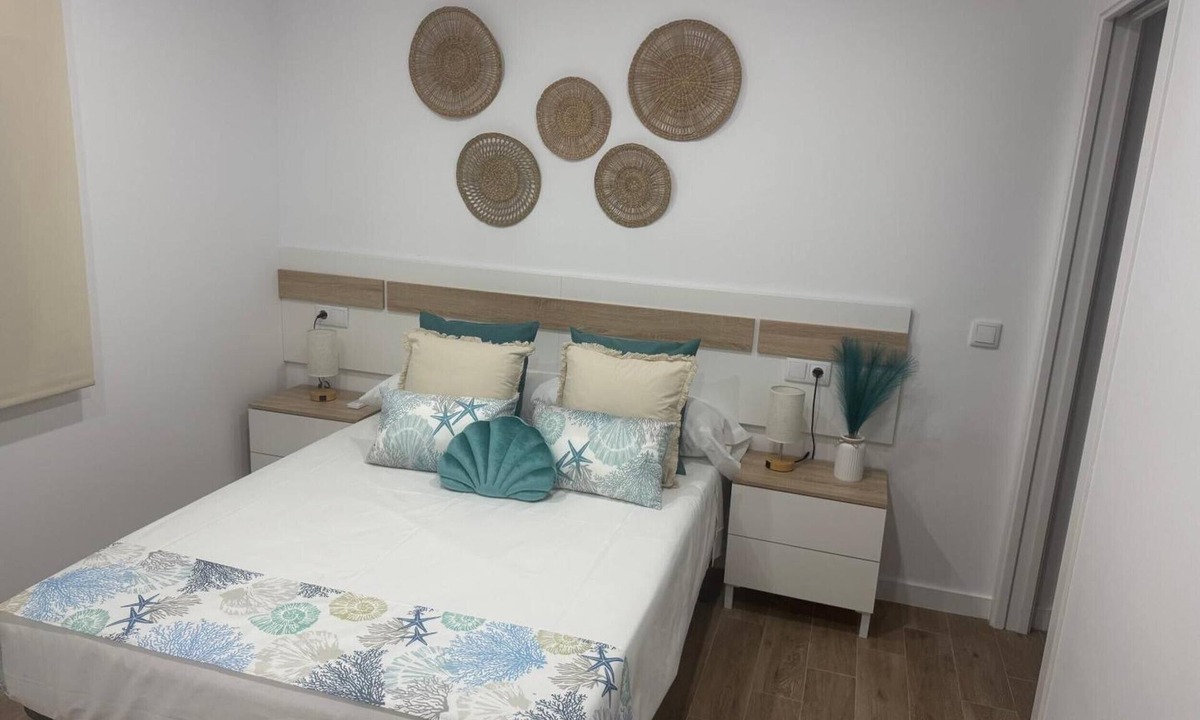 Sanlucar de Barrameda Apartment | Apartment 'Bajo De Guía - Bajo A' with Wi-Fi and Air Conditioning