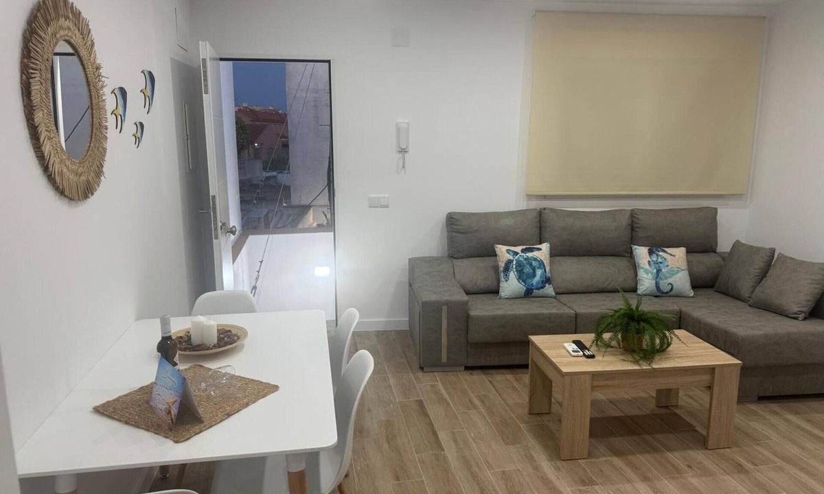 Sanlucar de Barrameda Apartment | Apartment 'Bajo De Guía 1A' with Private Terrace, Wi-Fi and Air Conditioning