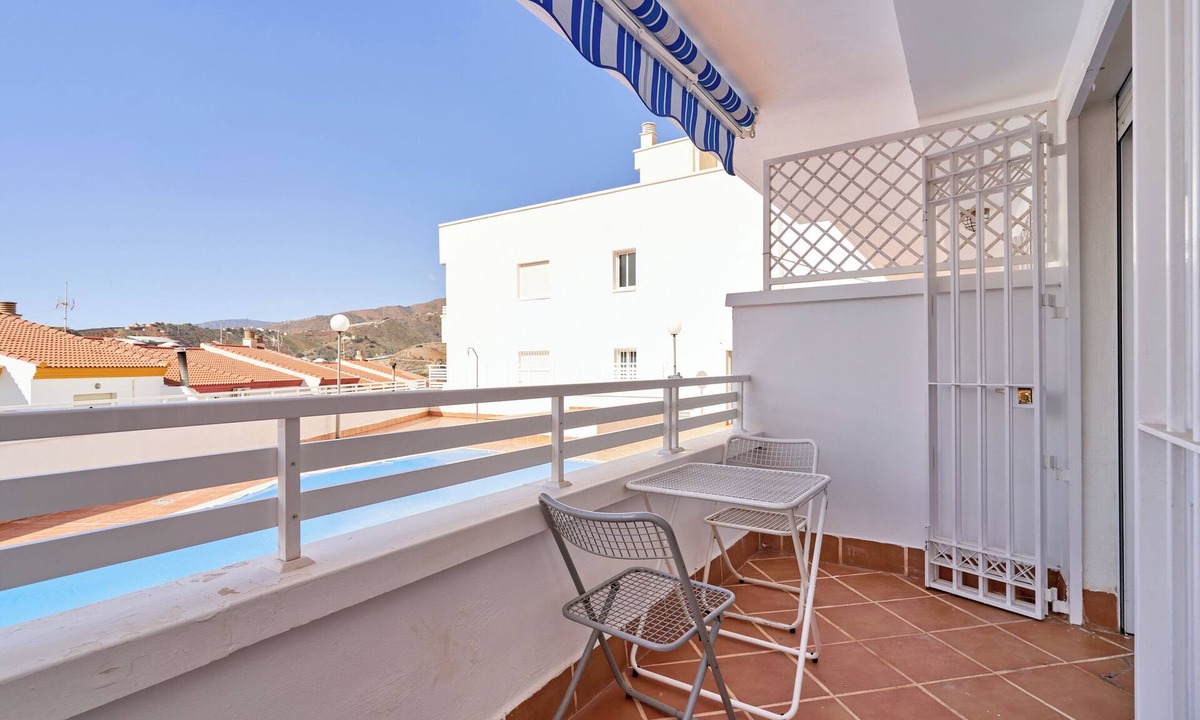 Polopos Apartment | Apartment "Espectacular Duplex Costa Tropical" with Sea View, Shared Pool & Wi-Fi