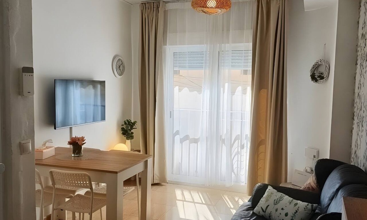 Garrucha Apartment | Apartment 'Infiniti' with Wi-Fi and Air Conditioning