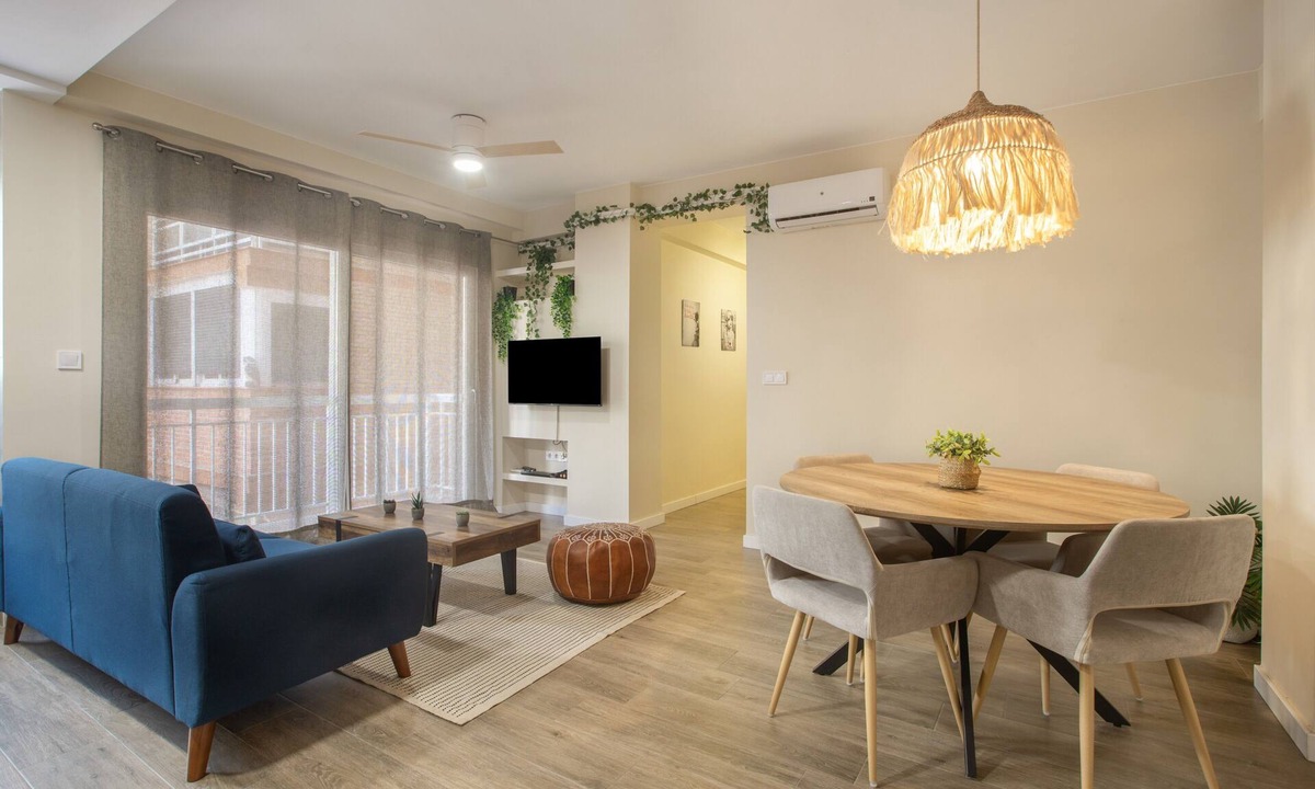 Jardin de la Abadia Apartment | Apartment 'La Mejor Ubicacion Con Parking' with Balcony, Wi-Fi and Air Conditioning