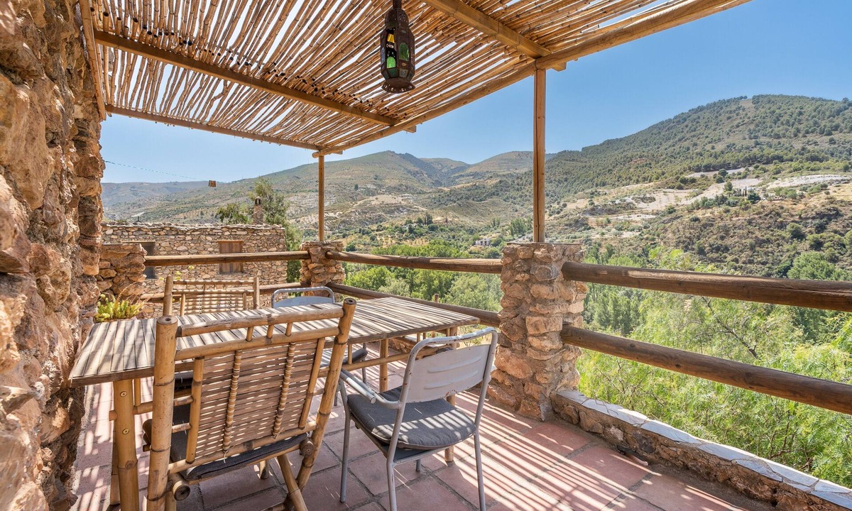 Torviscon Apartment | Apartment 'Lola' with Mountain Views, Private Terrace and Wi-Fi