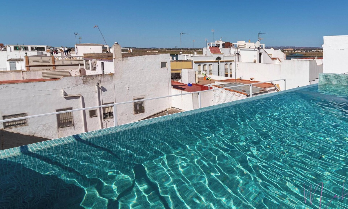 Ayamonte Apartment | Apartment ‘Luxury Doña Bella 2C’ with Pool, Wi-Fi, A/C & Terraces