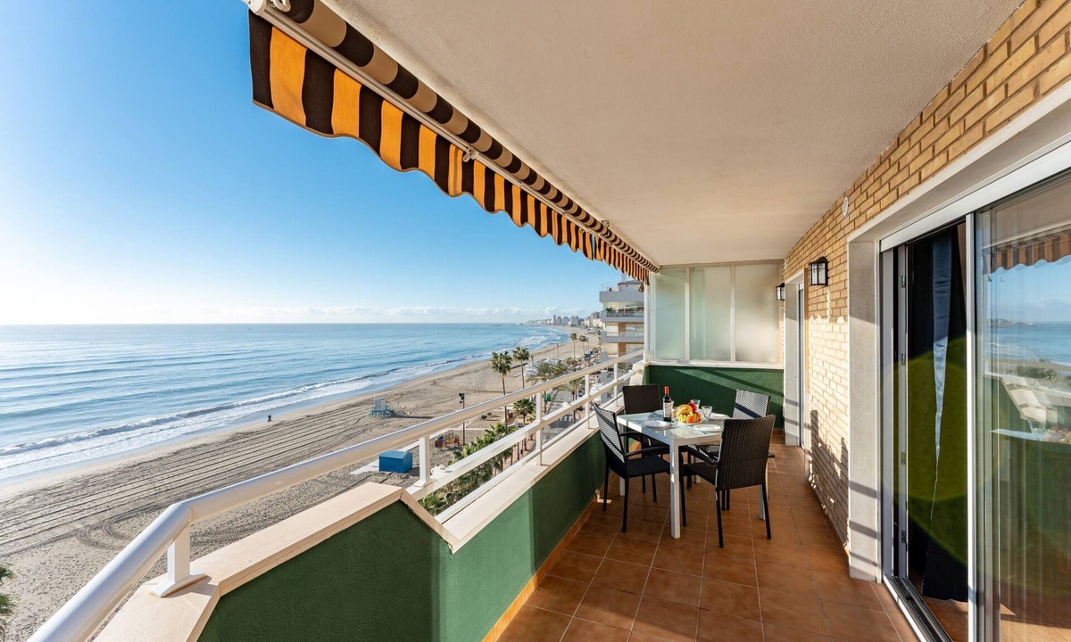 Torreblanca Apartment | Apartment 'Náutico' with Sea View, Wi-Fi and Air Conditioning