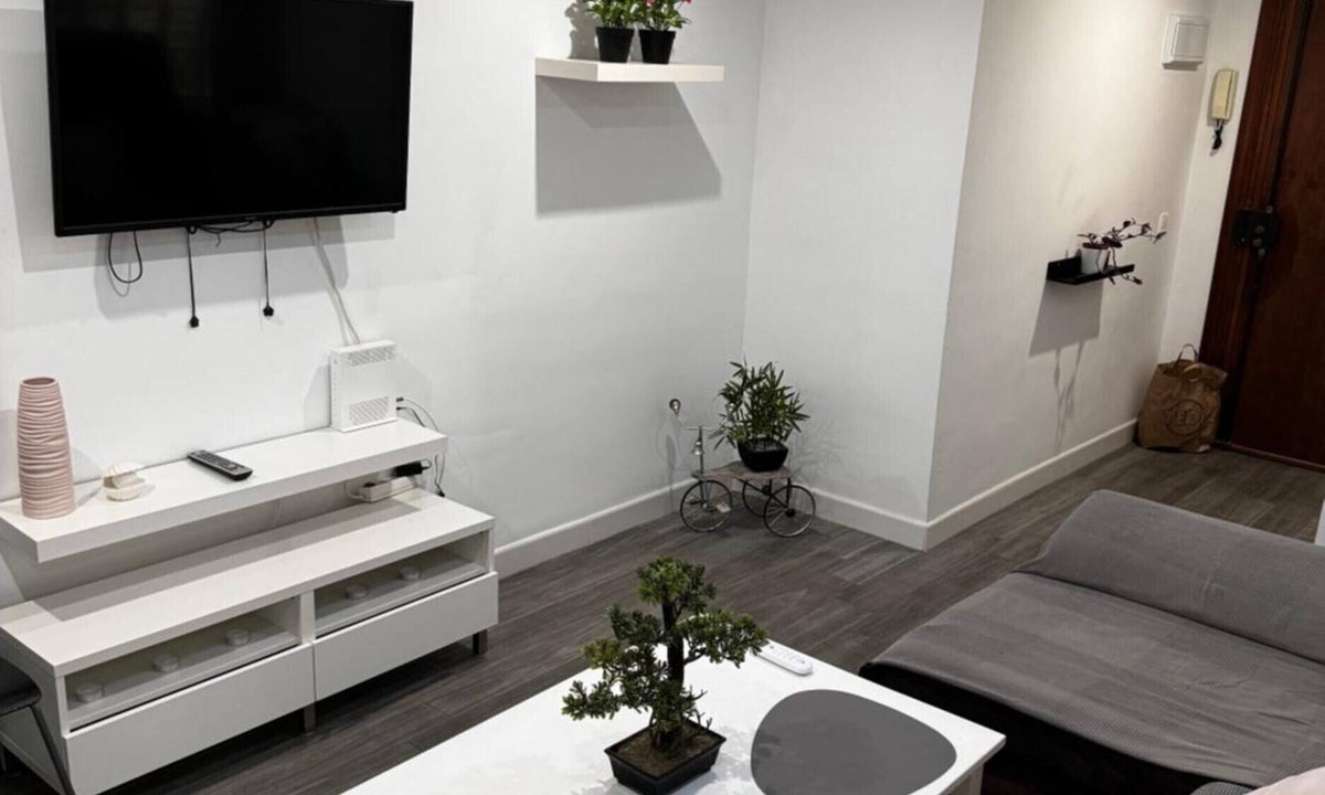 Bailen-Miraflores Apartment | Apartment 'Nueva Málaga House' with Wi-Fi and Air Conditioning