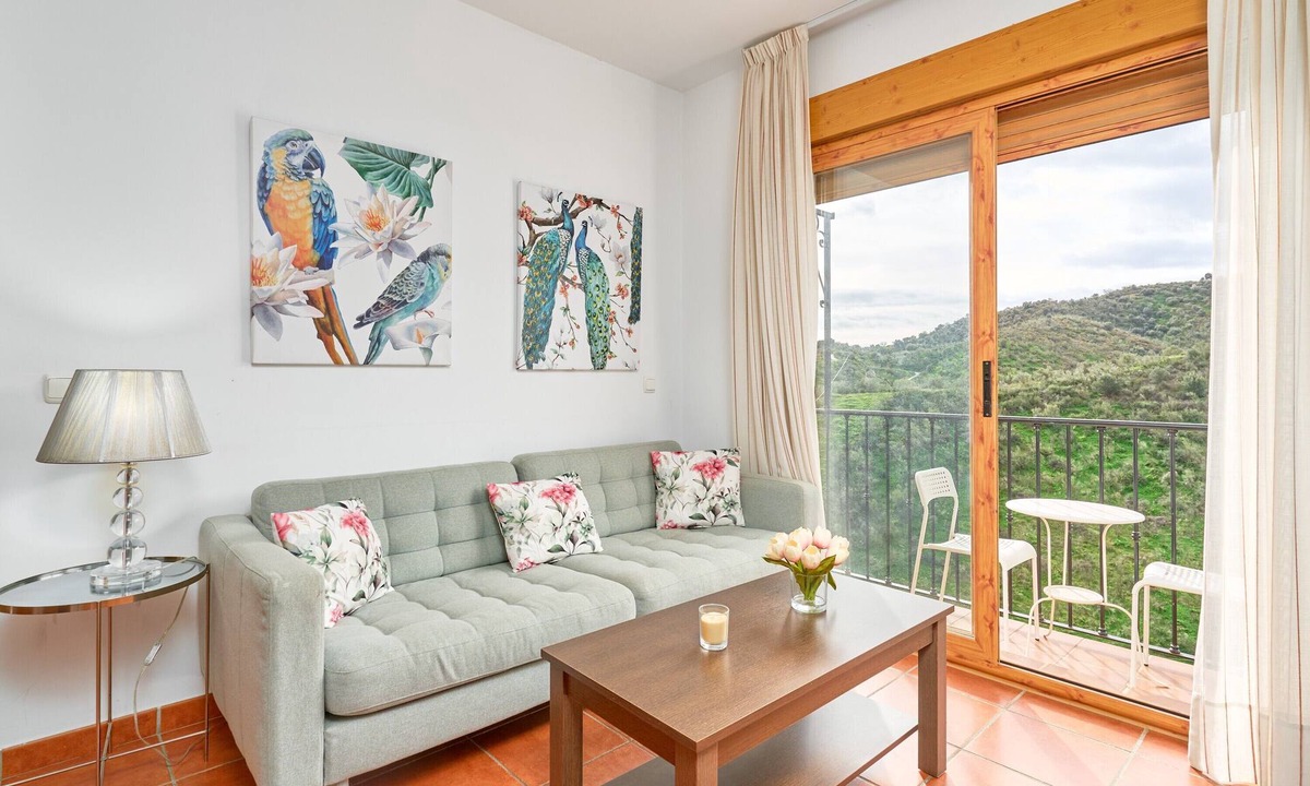 Macharaviaya Apartment | Apartment 'Pensacola' with Mountain Views, Wi-Fi, and Air Conditioning