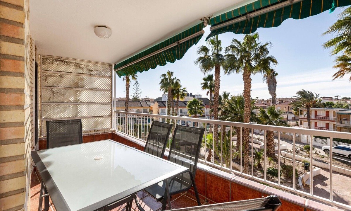 Puerto de Mazarron Apartment | Apartment 'Reya' with Private Terrace, Shared Garden and Wi-Fi