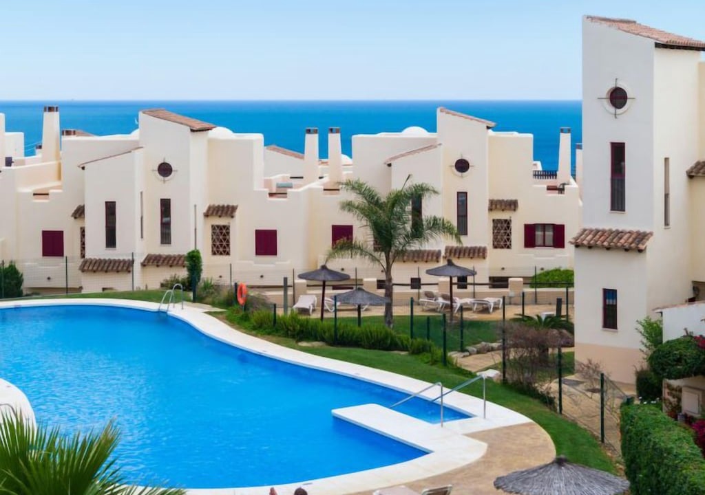 Bahia de Casares Apartment | Apartment Vista Bahía in Estepona - 4 persons, 2 bedrooms