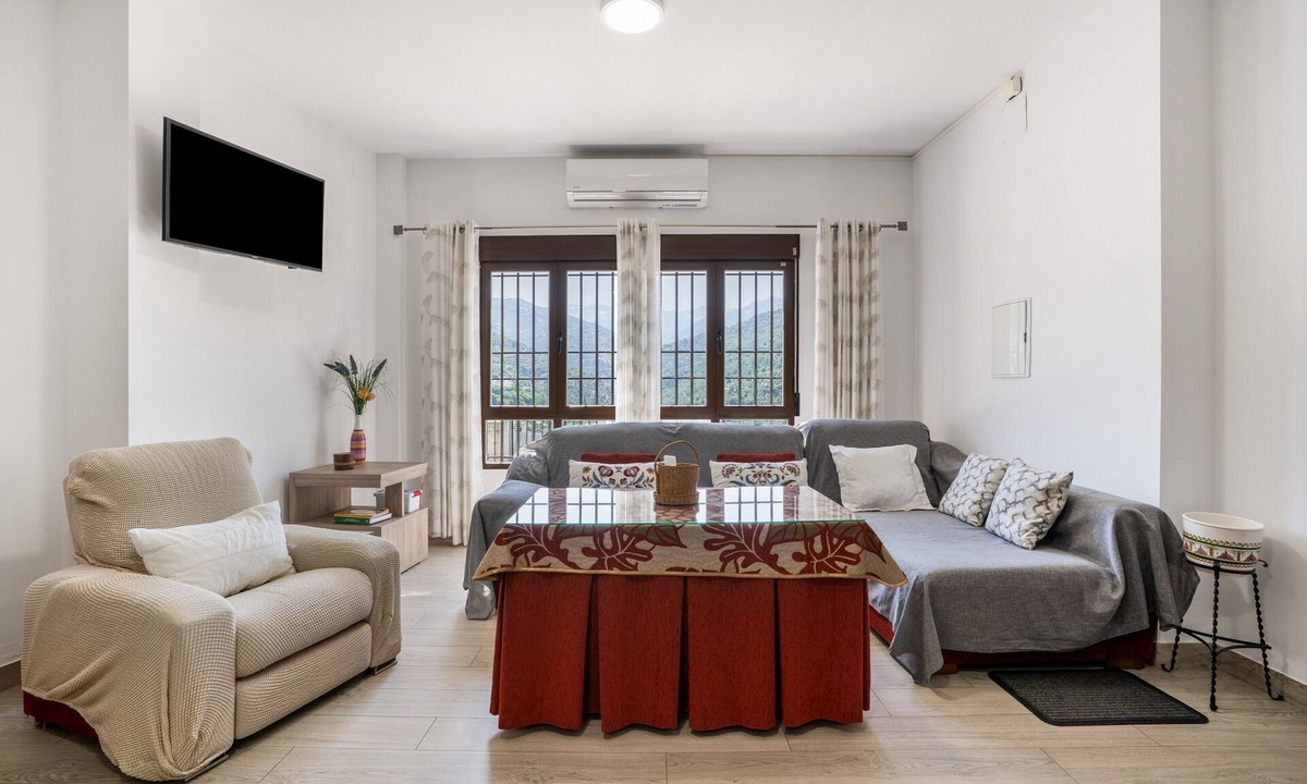 Guejar Sierra Apartment | Apartment 'With Fireplace' with Mountain Views, Wi-Fi and Air Conditioning