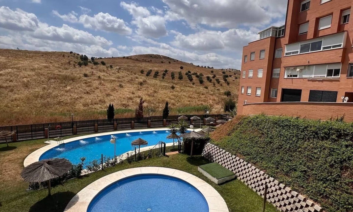 Camas Apartment | Apartment with swimming pool, free parking and air conditioning 10 min from Seville