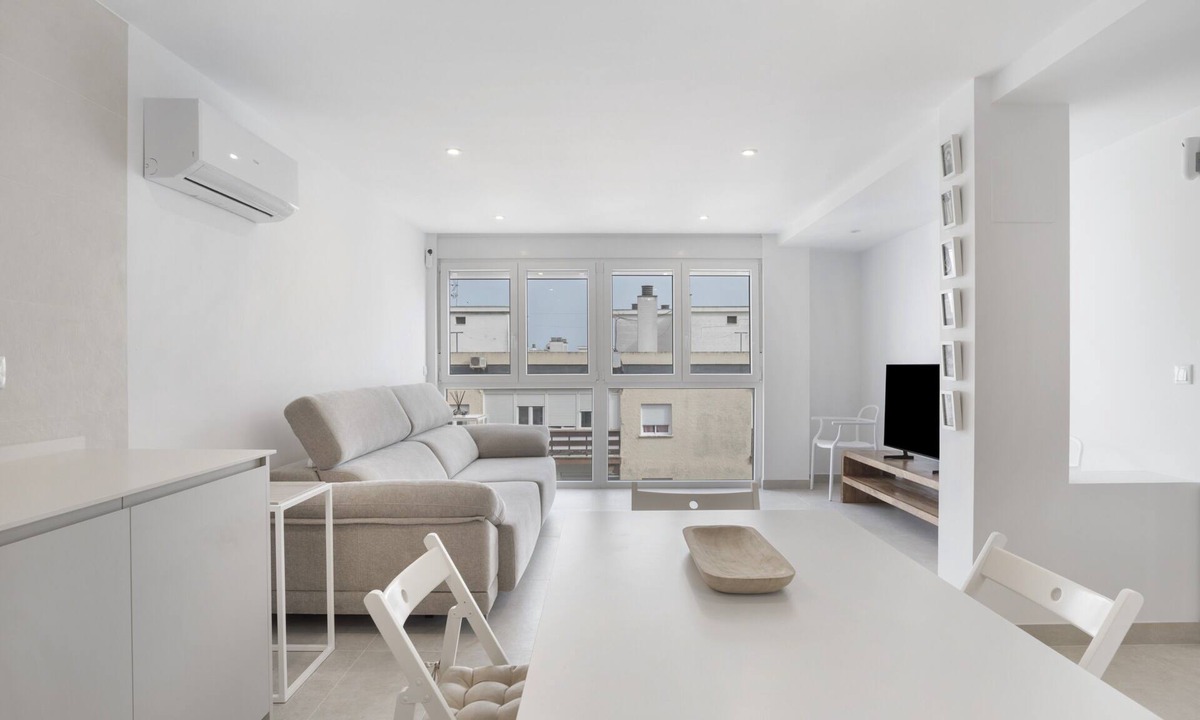 Cadiz Apartment | Apartment 'Zurbarán' with Balcony, Wi-Fi and Air Conditioning