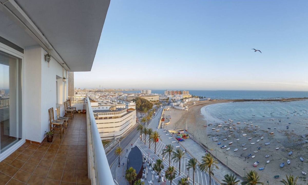 Old Town Apartment | ATLANTICO Family Home by Cadiz4Rentals