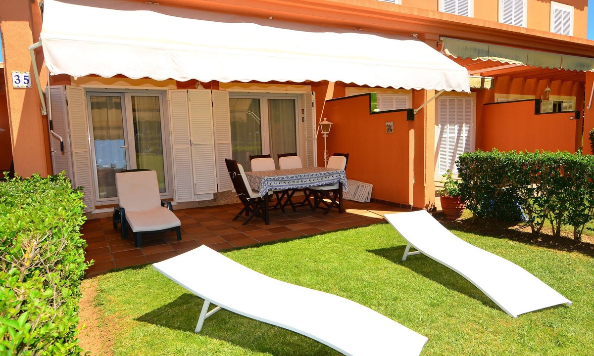 Chiclana de la Frontera Villa | Attached house, near golf course, communitary pool, rent in Chiclana,Santi Petri