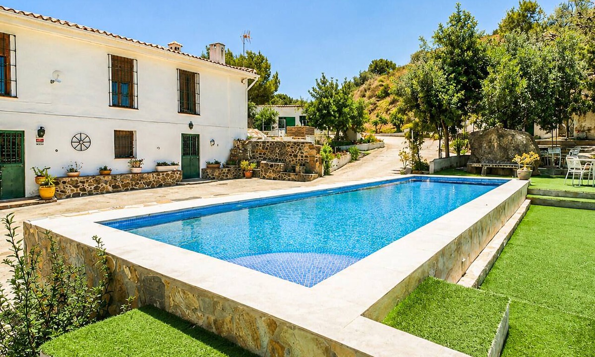 Pizarra House | Awesome home in Pizarra with private swimming pool, can be inside or outside