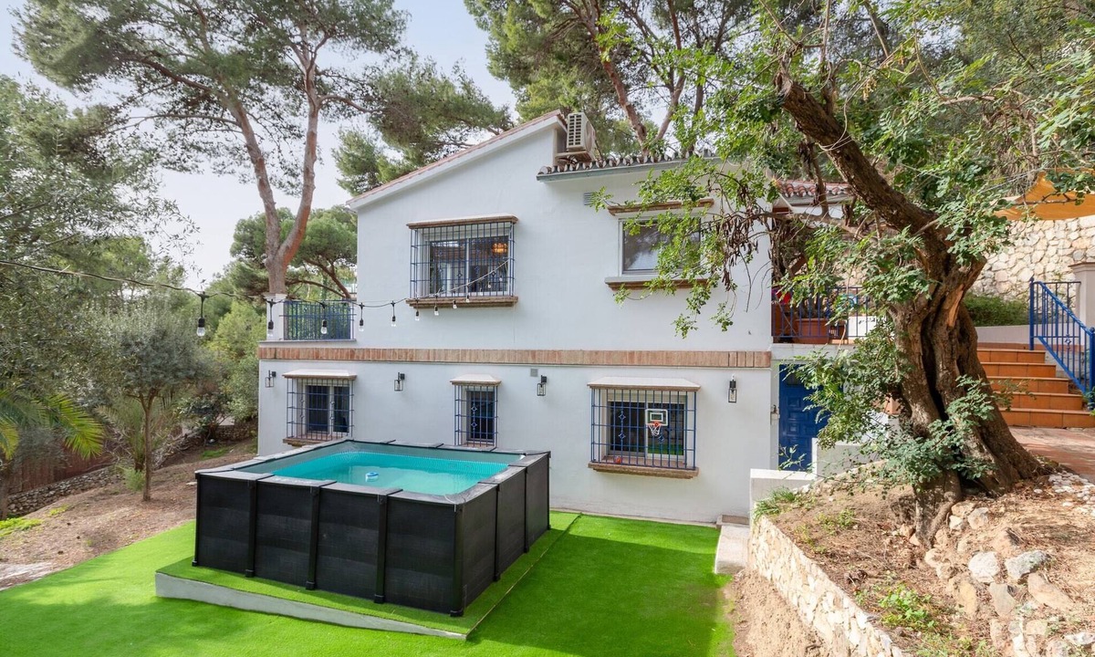Pinares de San Anton Ski Chalet | AxarquÍa - House With Private Pool In Málaga