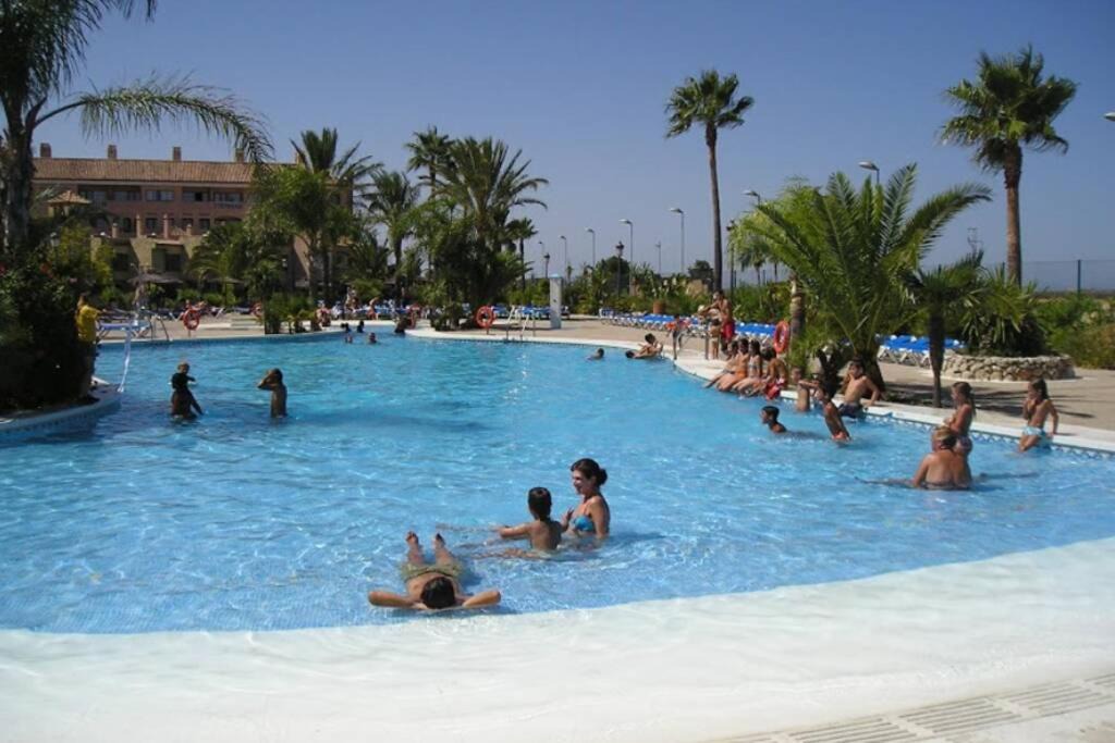 Centro Comercial Bahia Sur House | Bahia Sur Duplex 6 pax con Wifi y piscina abierta 12jun-13sep -parking gratis