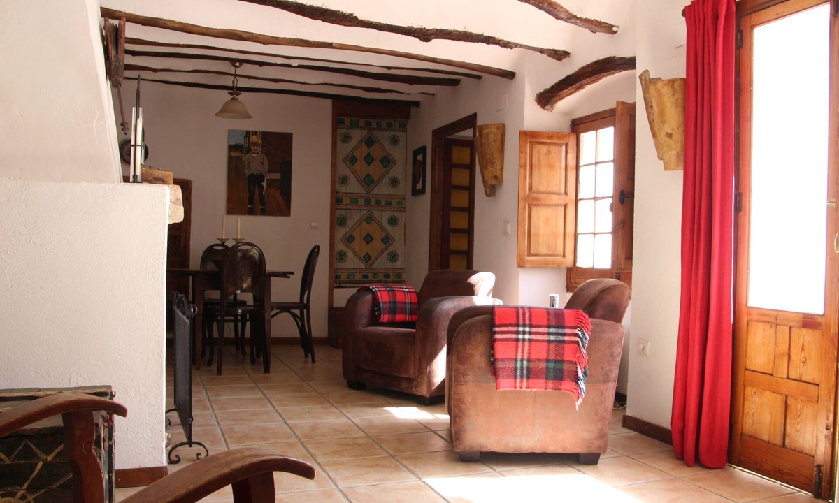 Priego de Cordoba Apartment | Beautiful apartment with private patio among the olive groves.