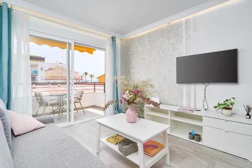 Caleta de Velez Apartment | Beachside Bliss Pool & Tennis near Málaga
