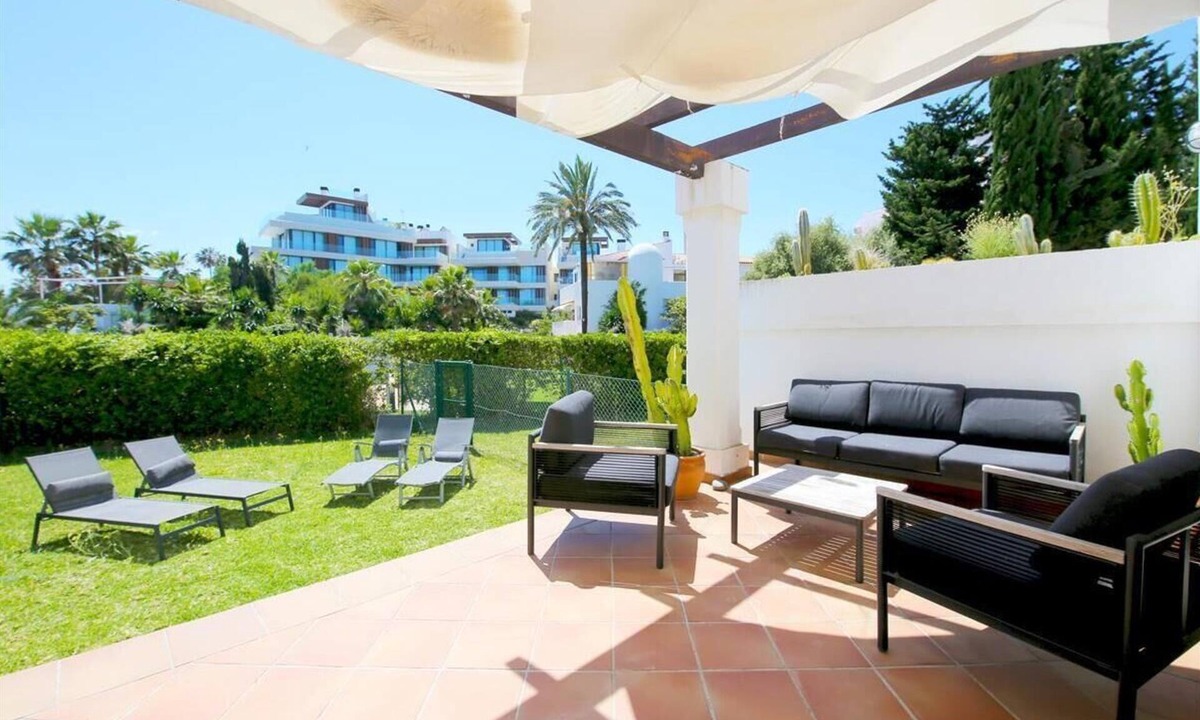 Estepona House | Beachside family townhouse with air con and Wifi, Next to the beach and close to Estepona Port