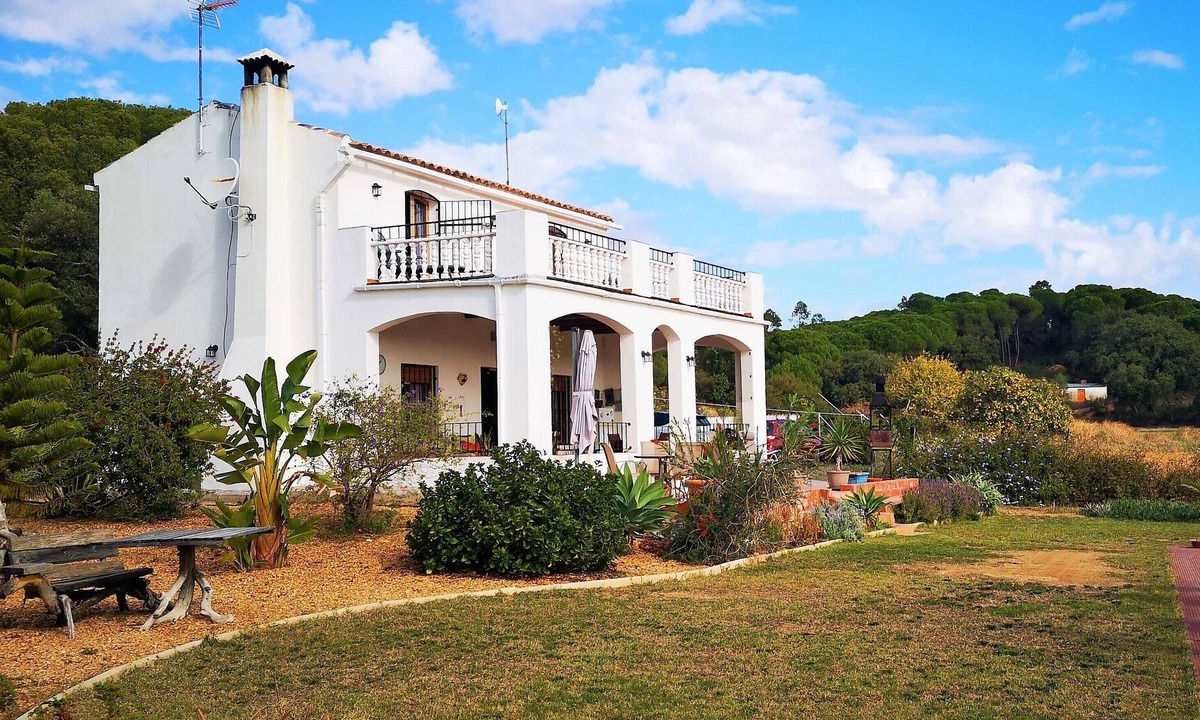 Villablanca Cottage | Beautiful 2-Bed Cottage in Villablanca