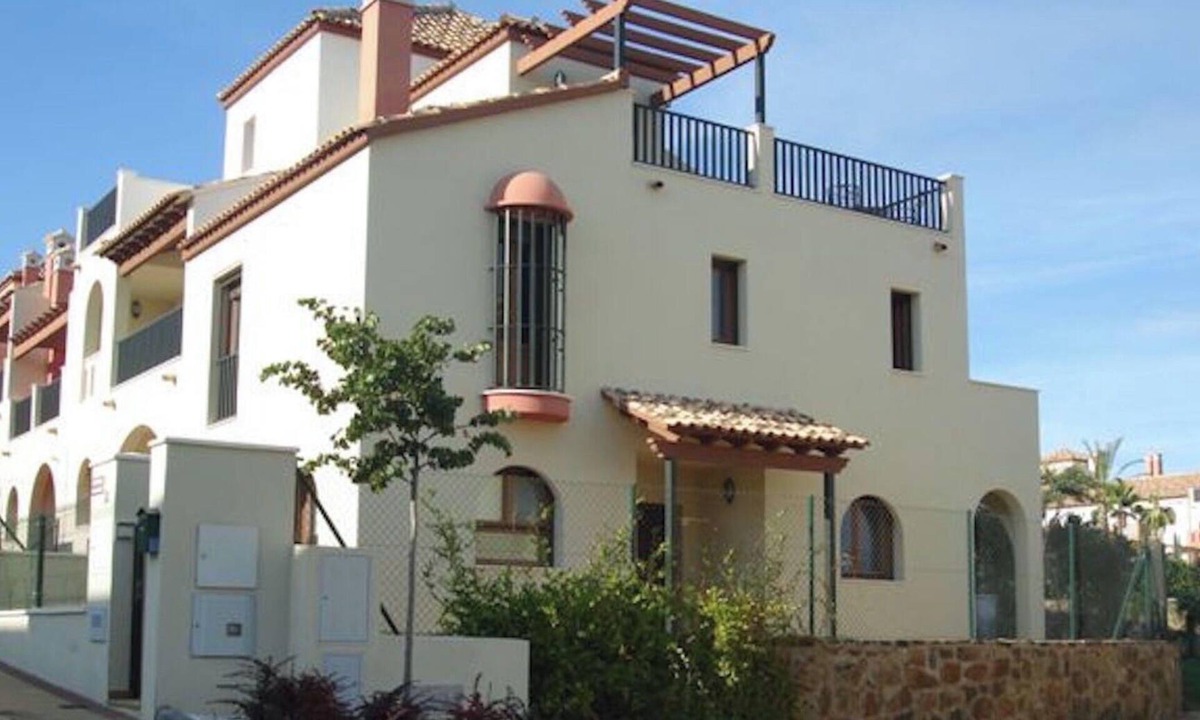 Costa Esuri House | Beautiful 3 Bedroom 2 Bathroom Town House In a Private Gated Complex & Free WiFi