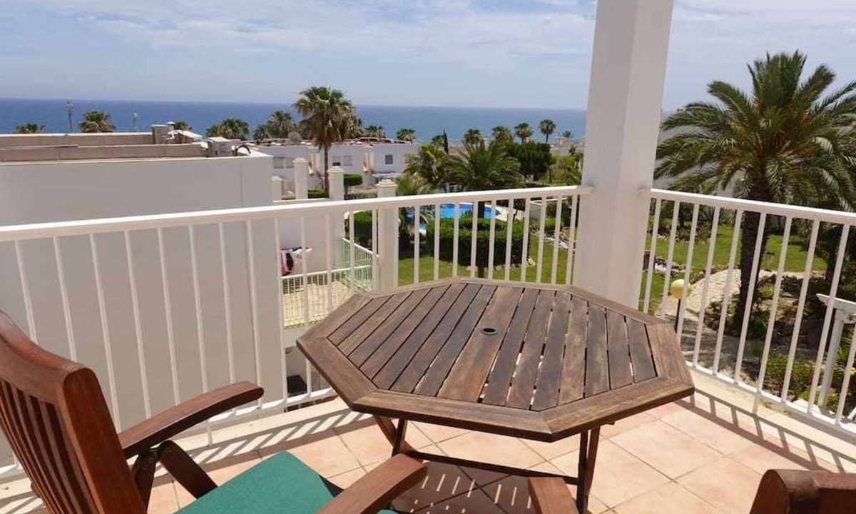 Mojacar Apartment | Beautiful apartment located close to bars/shops