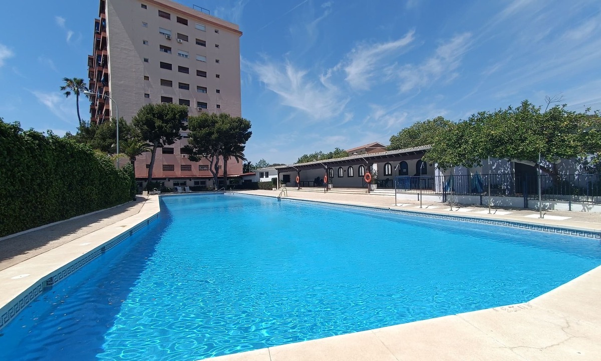 El Palo Apartment | Beautiful apartment with a 40-meter pool and 2 minutes from the beach