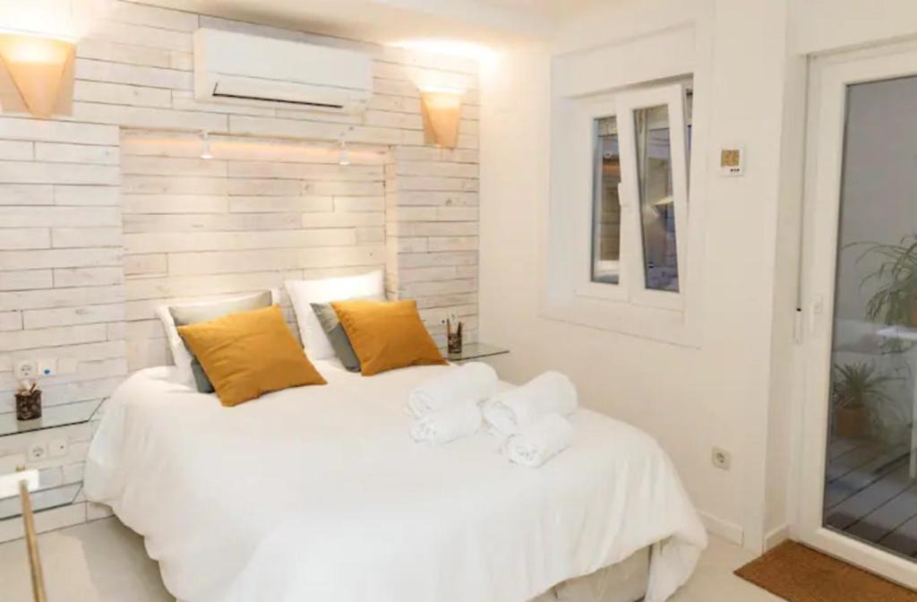 Huertas Apartment | Beautiful & cozy apartment in the heart of Madrid