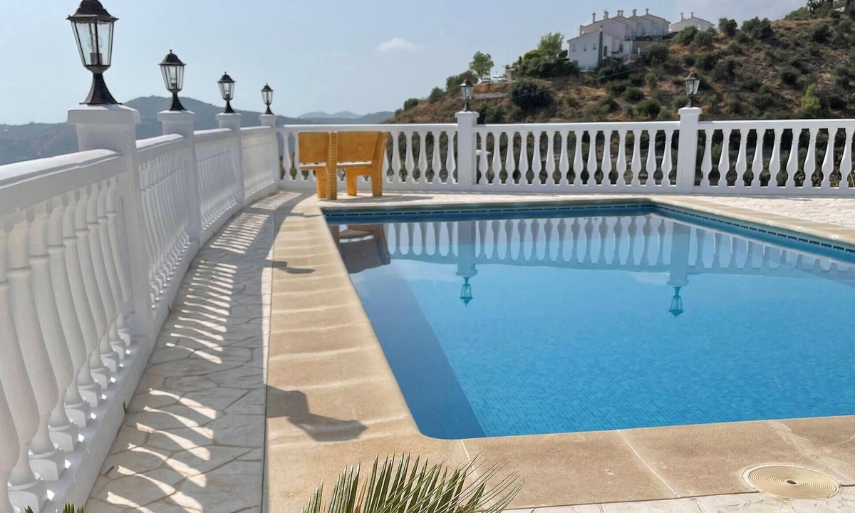 Competa House | Beautiful home in Cómpeta with private swimming pool, can be inside or outside