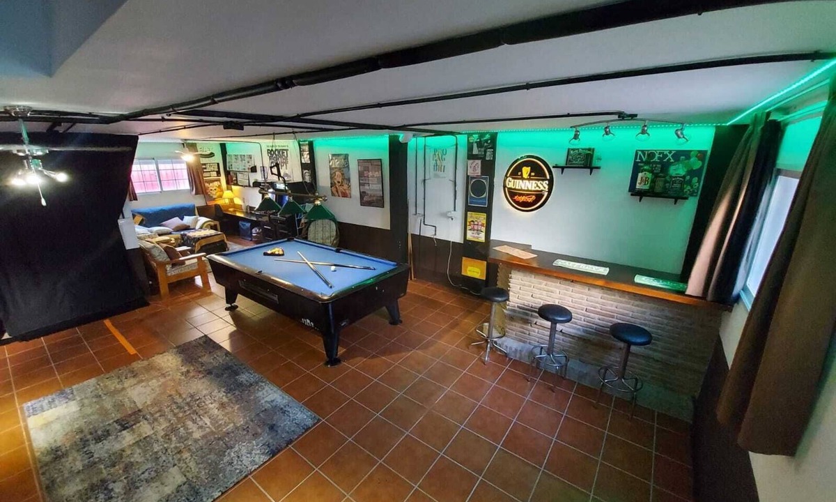 Ambroz House | Beautiful house in Granada just 10min from the center + (PARKING IN THE CENTER) + WIFI