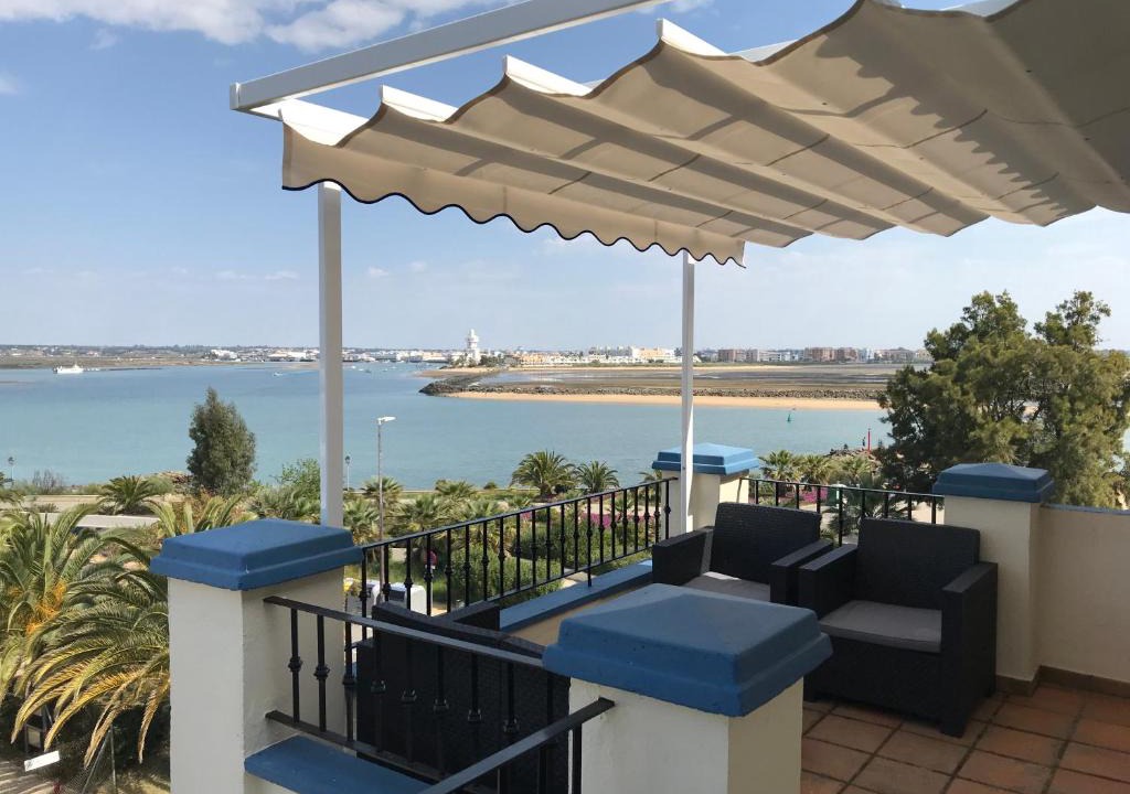 Punta del Moral Apartment | Beautiful penthouse with ocean and marina views
