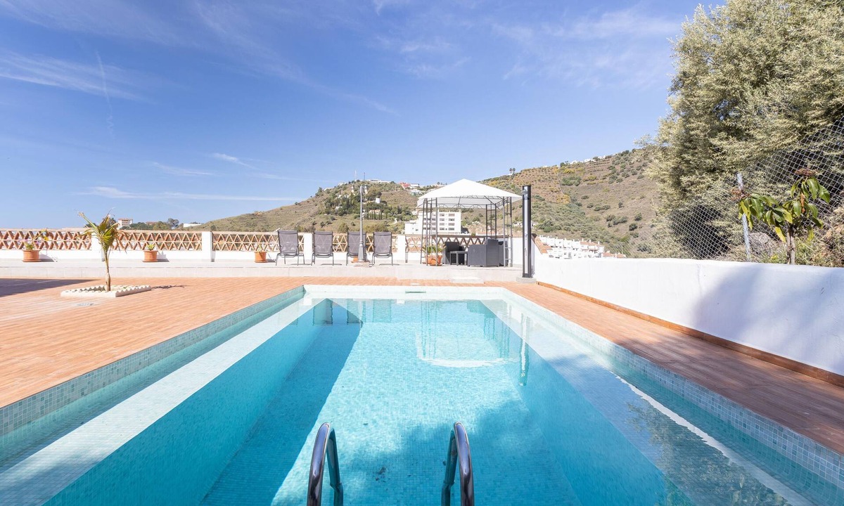 Torrox House | Beautiful Vacation Home “Villa Benama”, with Mountain and Sea View