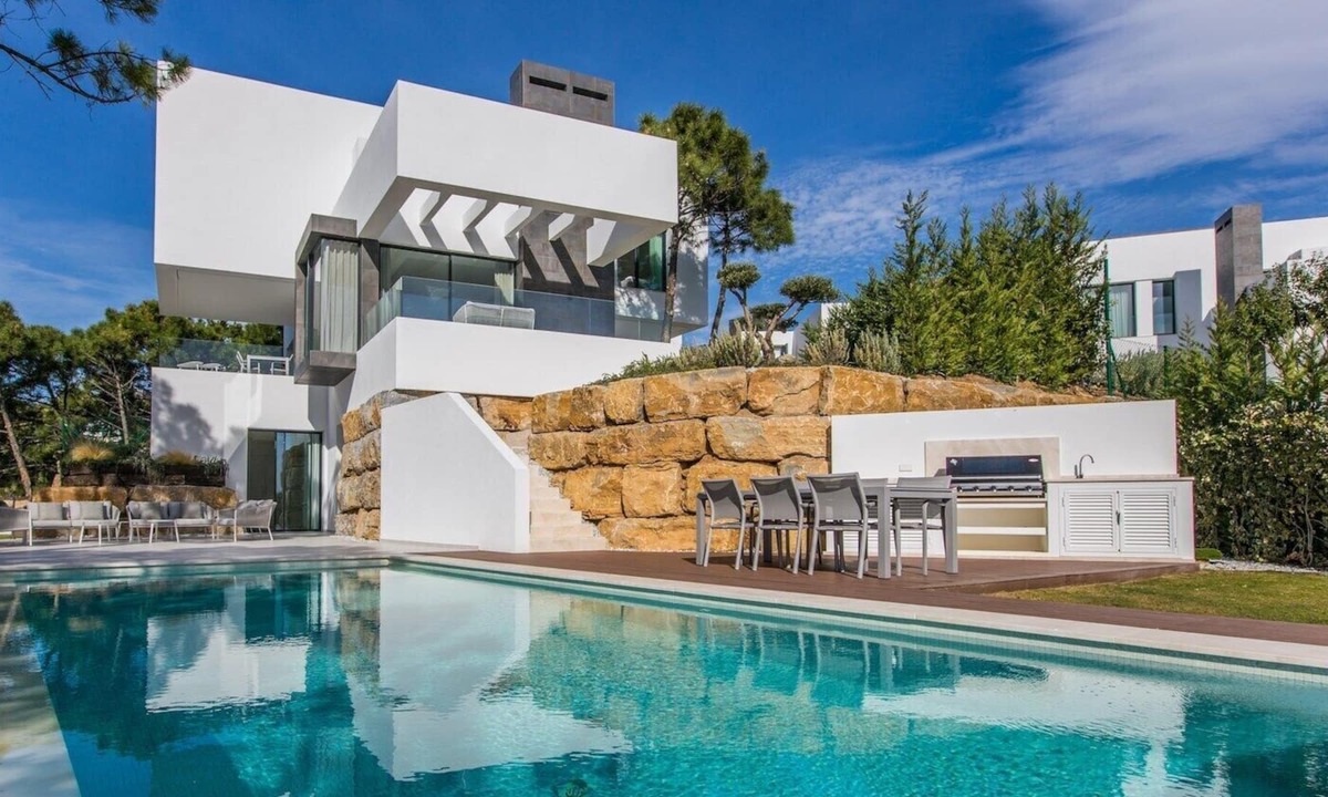 Benahavis Villa | Beautiful Villa EAGLE in Monte Mayor - RDR195