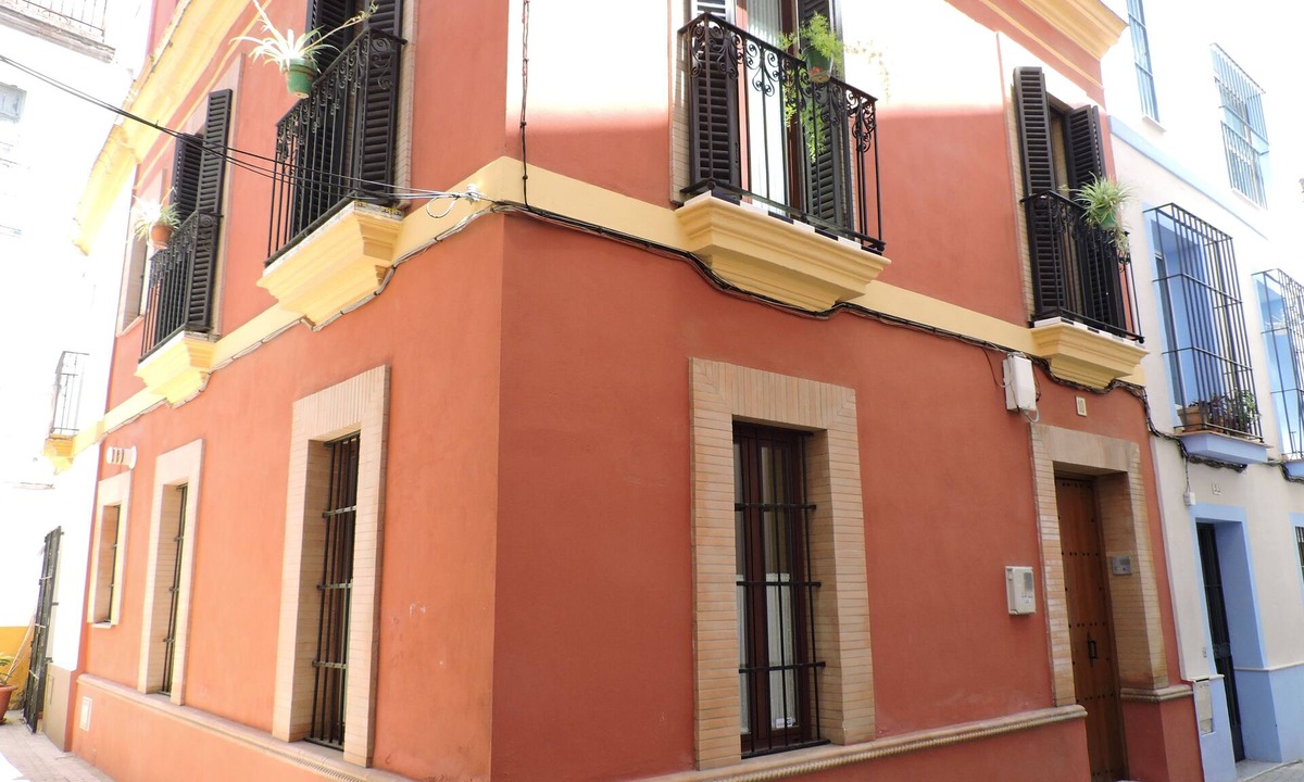 San Bartolome House | Beautiful XVIII c. house in Barrio Santa Cruz with large private terrace.