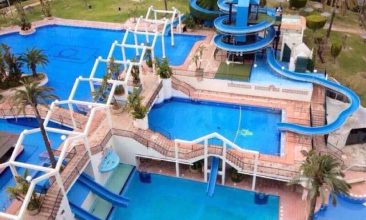 Benalmadena Costa Apartment | Benal Beach resort Benalmadena Malaga pools and slides wifi parking,