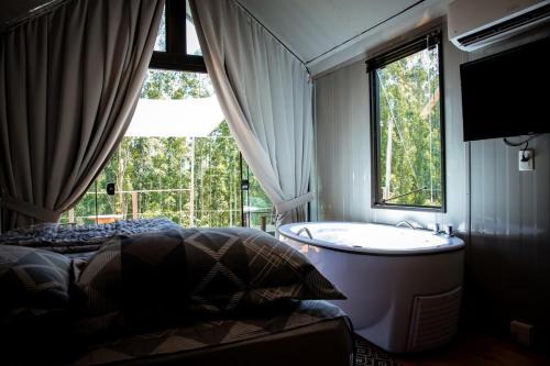 Tres Coroas Ski Chalet | Black Cabana