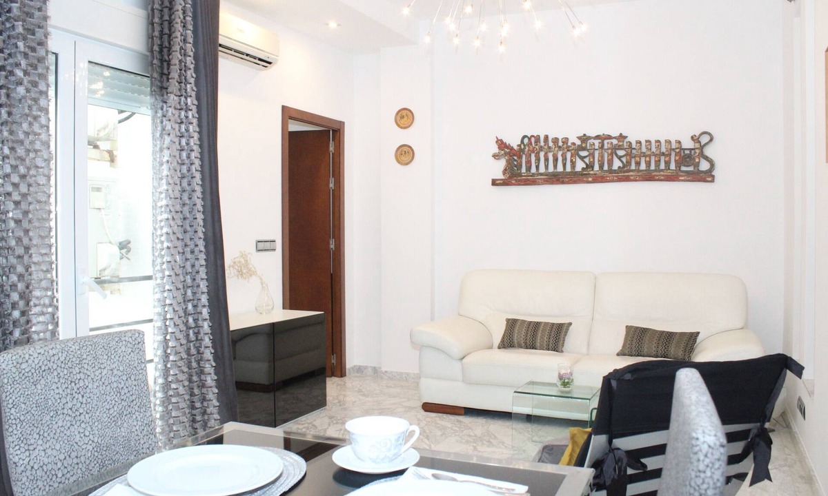 Macarena Apartment | Bright Apartment in Macarena with Wi-Fi and Air Conditioning